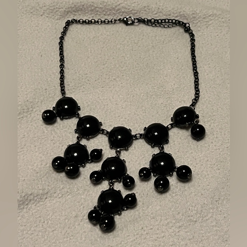 COPY - Costume jewelry. Necklace.